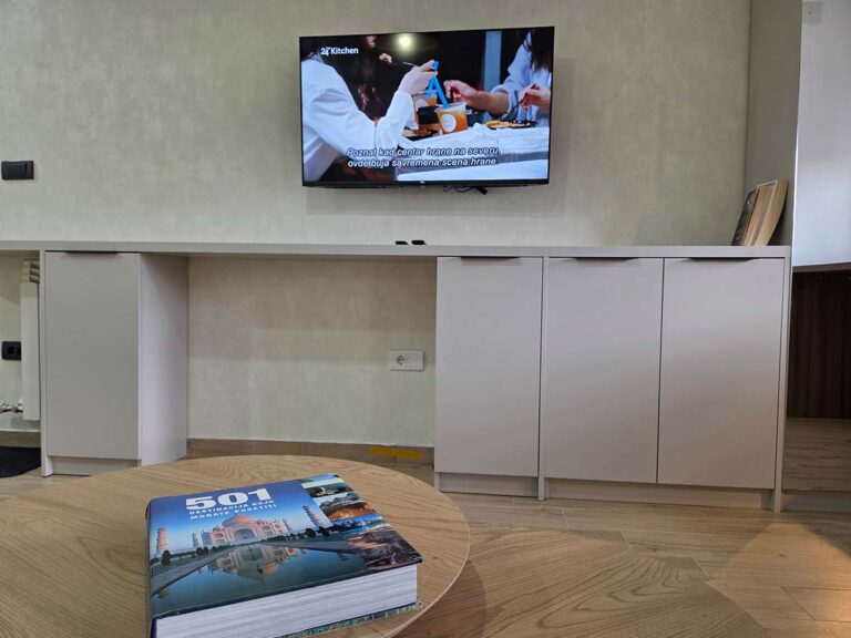 Apartman 30 Valjevo – TV komoda i klub sto