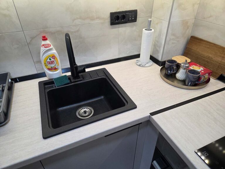 Apartman 30 Valjevo – kuhinjski detalji i pribor