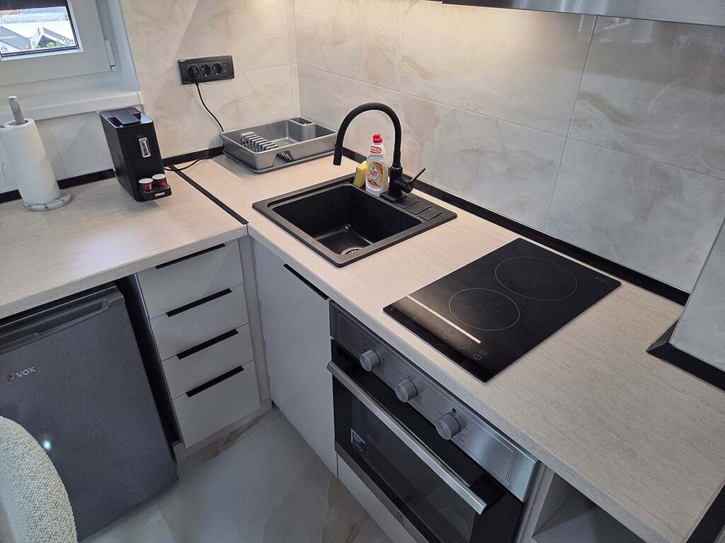 Kuhinja Apartmana 38 sa modernom opremom