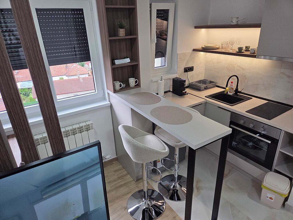 Ležajevi i garderober u Simić Apartmanu 38