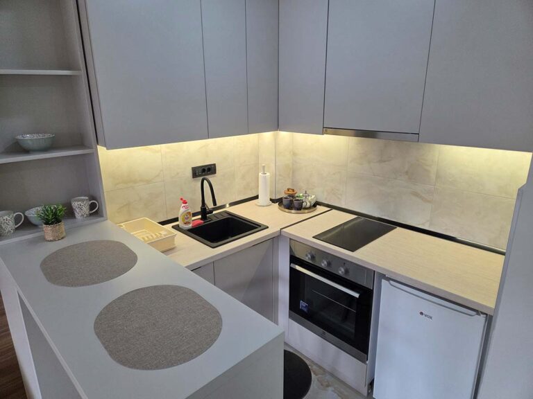 Apartman 20 Valjevo – opremljena kuhinja