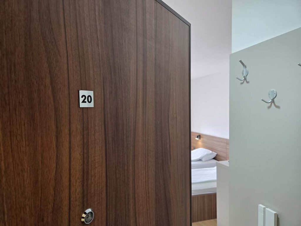 Apartman 20 Valjevo – ulaz u smeštaj