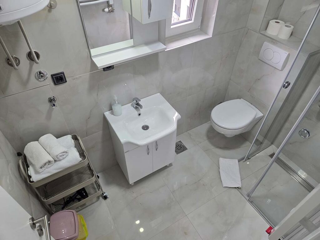 simic-apartman-38-valjevo-kupatilo_